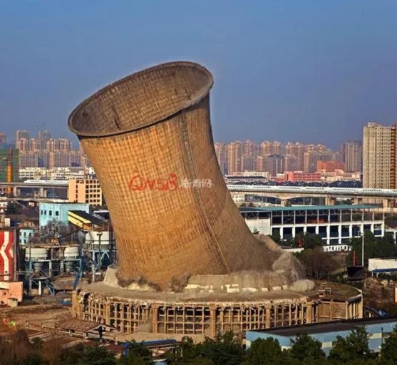 哈尔滨电厂冷却塔拆除-专业安全 优质环保