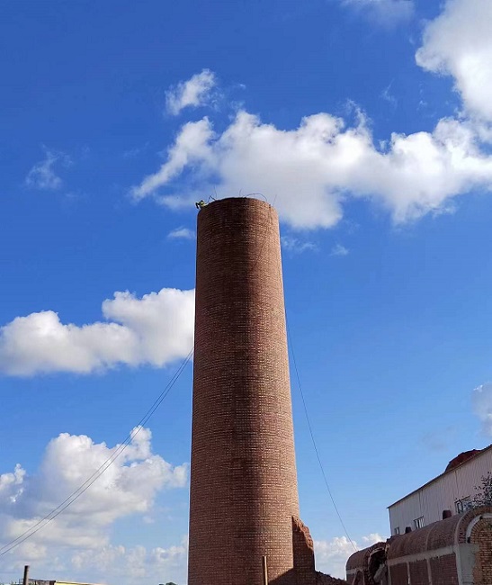 铜川烟囱拆除公司:雄厚的拆除实力,提高环境质量