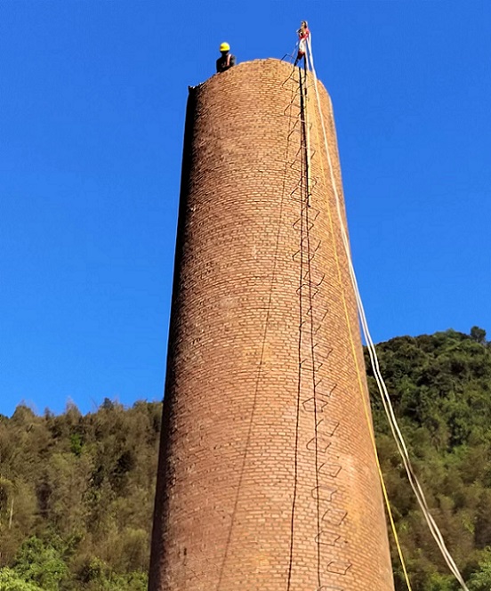烟囱拆除公司的专业服务:如何助力绿色拆除